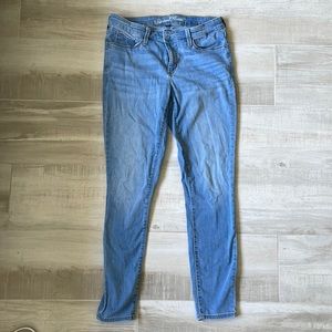 Universal Thread size 6 Medium size skinny Jeans